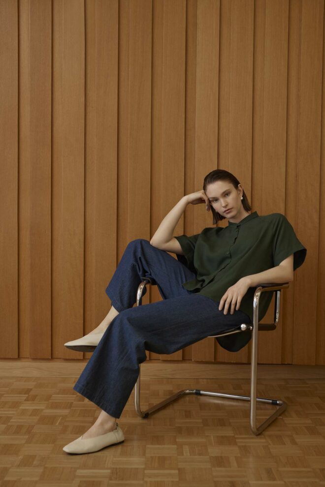 SHORT SLEEVE BLOUSE | DEEP GREEN - Image 2