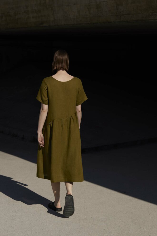 WAVE DRESS MIDI | OLIVE - Image 4